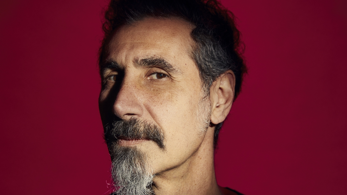 Serj Tankian de System of a Down a un nouveau mémoire, 'Down with the System' : NPR