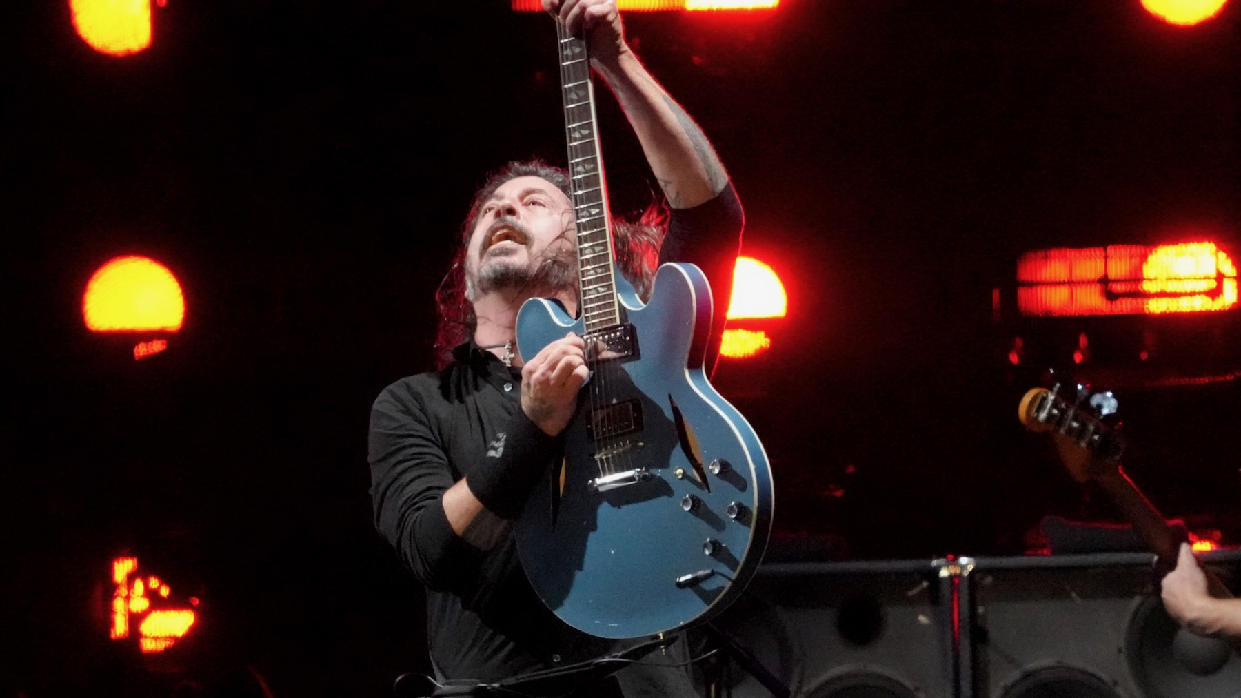 Foo Fighters Debut Long Lost Song “Unconditional” At UK Tour Kick-Off: Watch