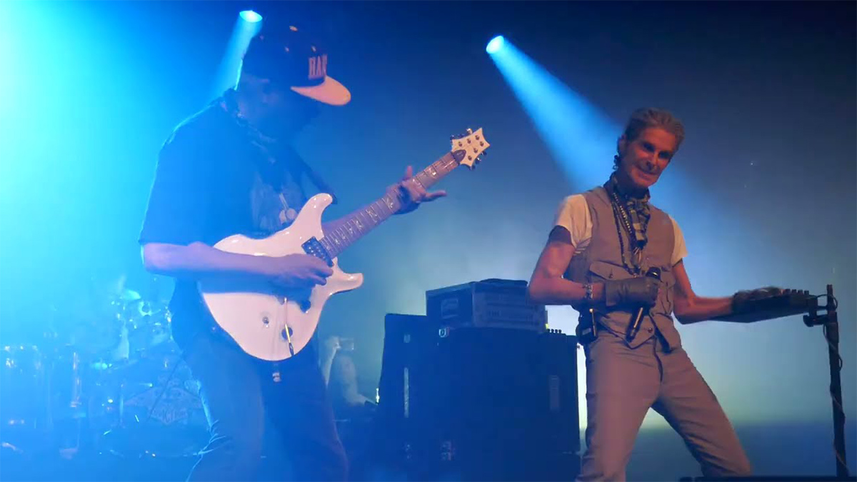 Tom Morello Joins Jane’s Addiction for “Mountain Song” in Germany: Watch