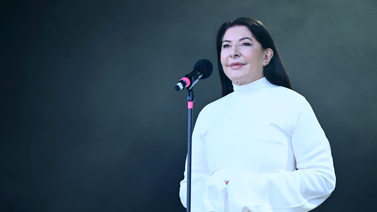 Marina Abramović Gets a Busy Glastonbury to Maintain Seven Minutes of Collective Silence