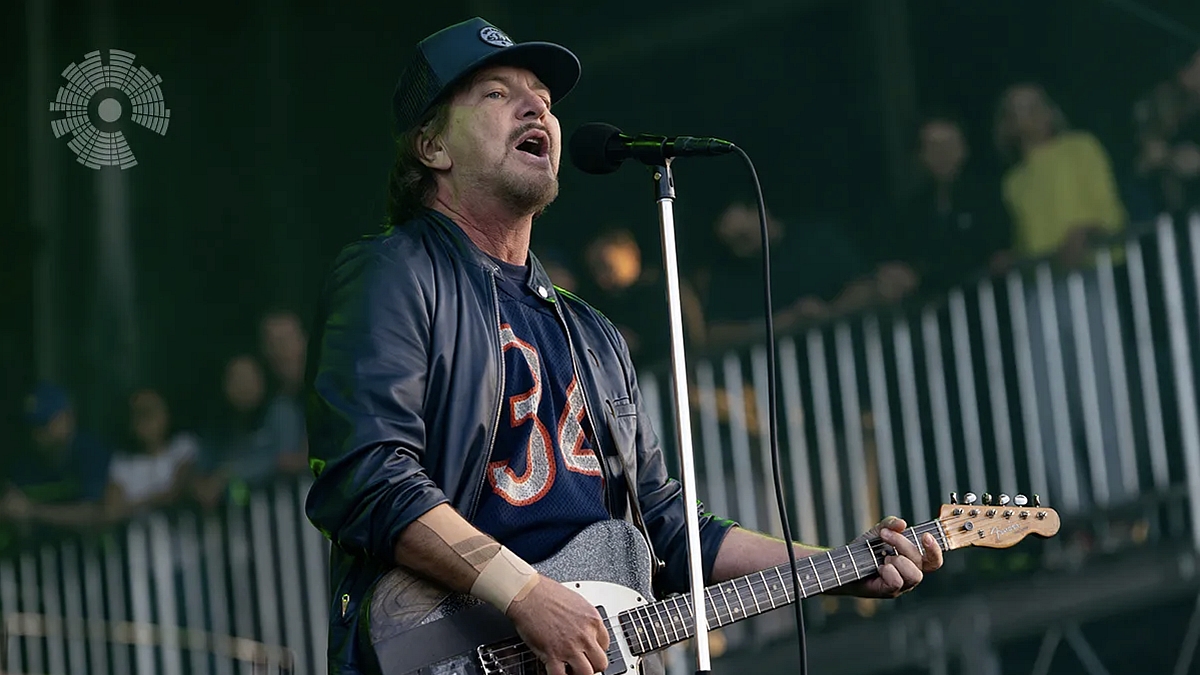 Eddie Vedder Describes Pearl Jam’s Recent Health Issues as “Near-Death Experience”