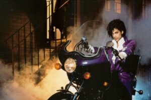 40 ans après « Purple Rain », le groupe de Prince se souvient de la superstar de la musique pop : NPR