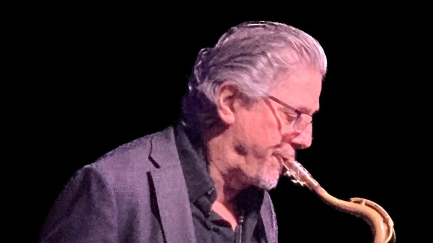 Le saxophoniste Joey Berkley se remet d'une dystonie focale après une opération expérimentale du cerveau : NPR
