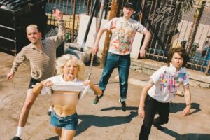 Amyl et The Sniffers annoncent leur tournée nord-américaine 2025