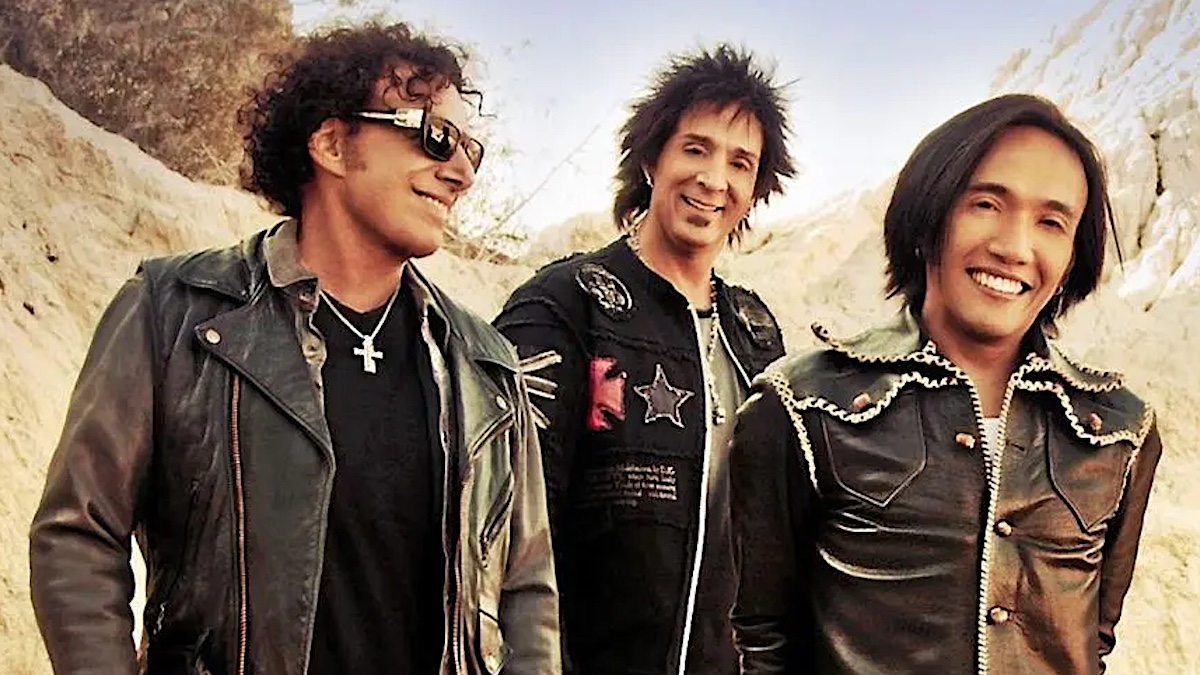 Journey Bandmates Defend Arnel Pineda, Blame Avenged Sevenfold for Sound Issues