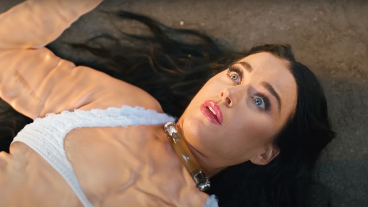 Katy Perry échappe à son retour alors que 143 fait ses débuts au n°6