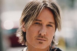 Keith Urban parle de son nouvel album High et de la reprise d'Ariana Grande : podcast