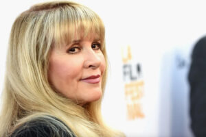 Stevie Nicks dévoile une nouvelle chanson « The Lighthouse » : streaming