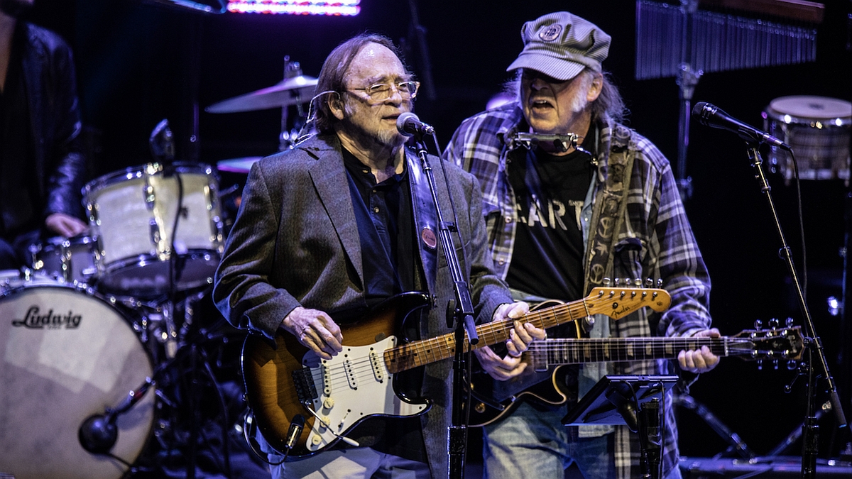 Neil Young and Stephen Stills Reunite at Charity Concert: Video + Setlist