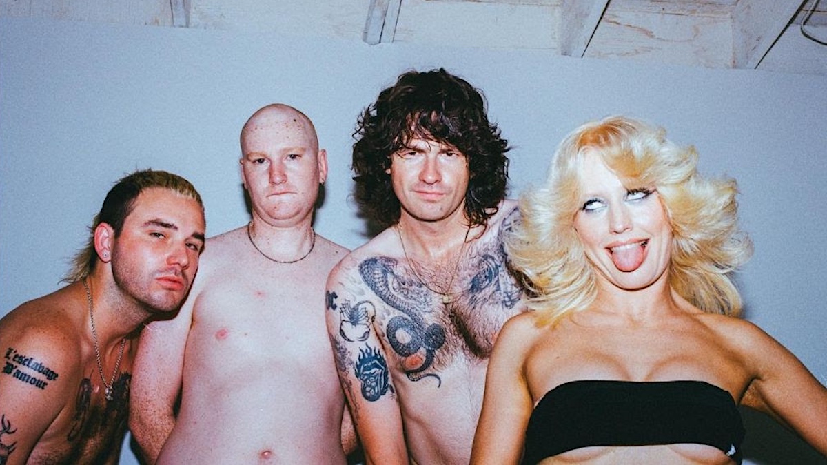 Amyl and The Sniffers Unveil NSFW Video for New Single “Jerkin”: Watch