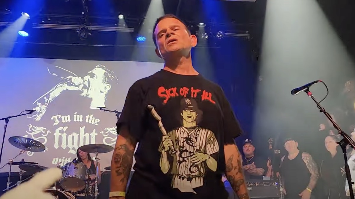 Life of Agony joue son premier spectacle depuis l'annonce de la détransition du chanteur