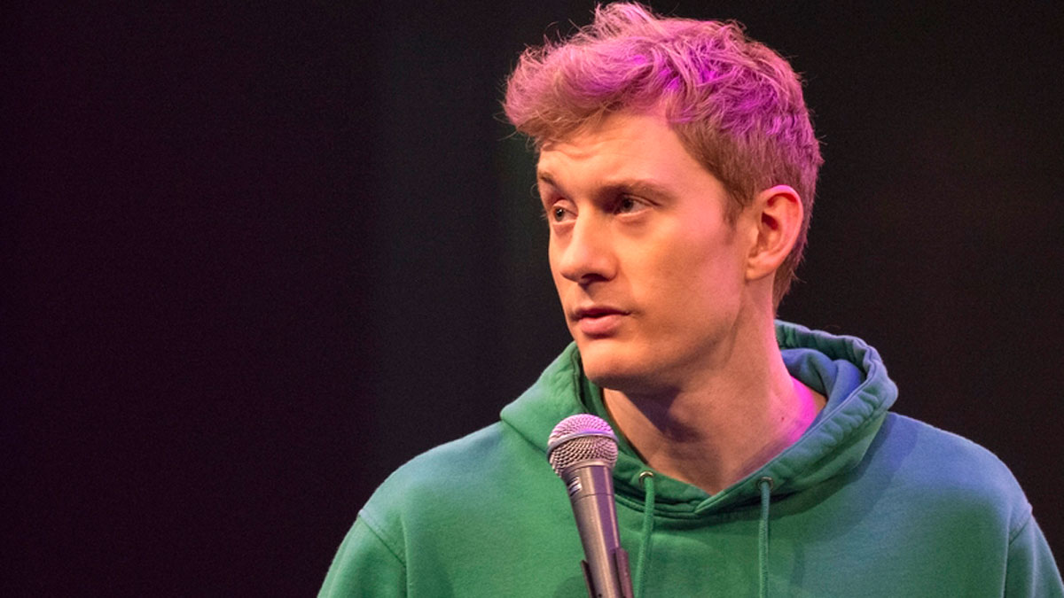 James Acaster sur le nouveau spécial Max Comedy Hecklers recherché