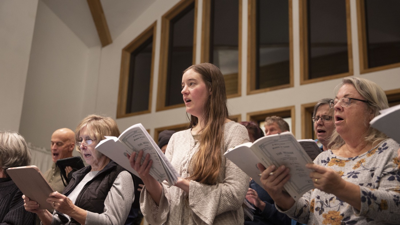 Une chorale aux voix diverses apprend à chanter à travers leurs différences : NPR