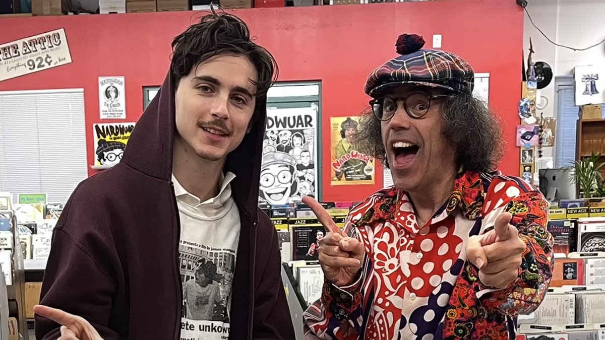 Timothée Chalamet dévoile ses connaissances sur Bob Dylan dans une interview à Nardwuar :