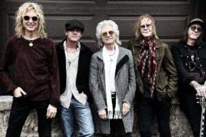 Close Enemies (Tom Hamilton d'Aerosmith) dévoile son premier single