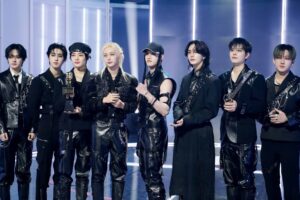 Mariah Carey et le groupe de K-pop Stray Kids dominent les charts de cette semaine : NPR