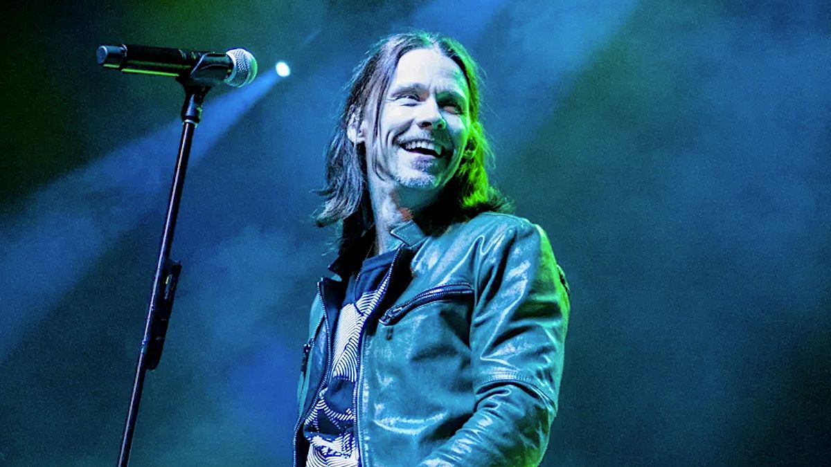 Myles Kennedy fait le point sur Slash et Alter Bridge avant la tournée solo