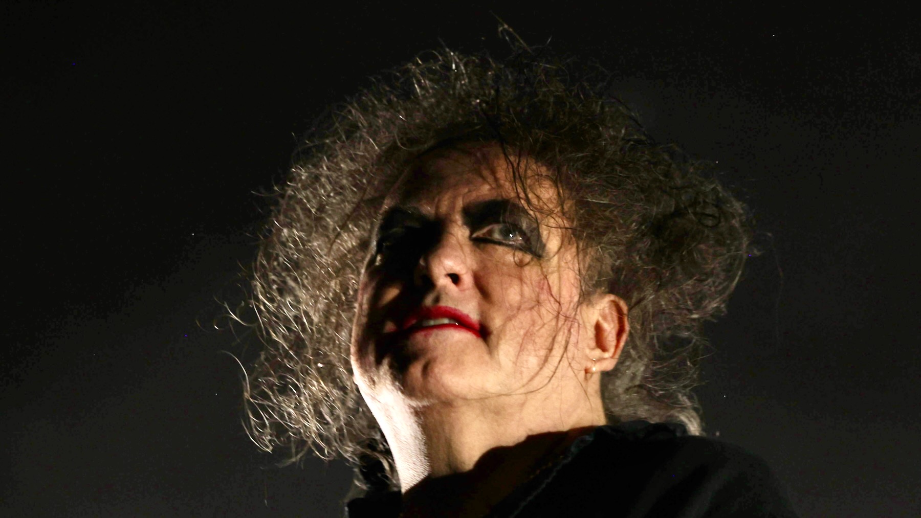 Robert Smith de The Cure présente un nouvel album pour l'été 2025