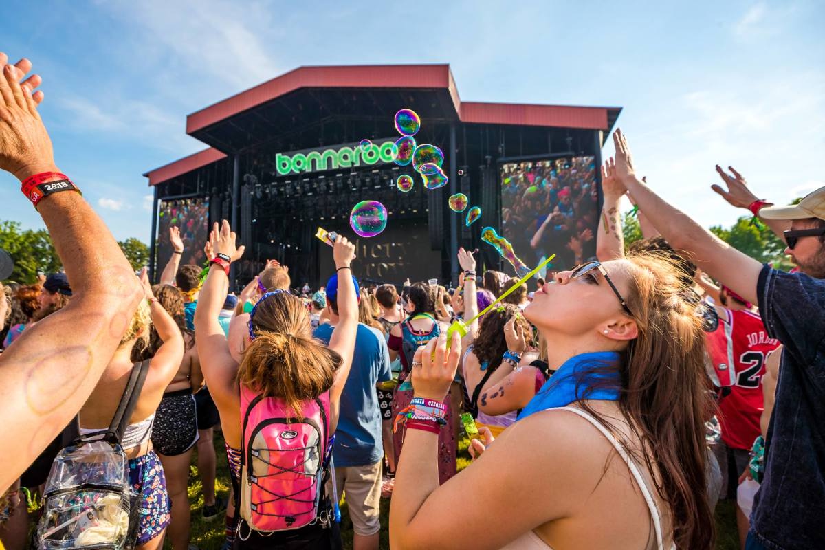 Une scène innovante à 360° arrive à Bonnaroo en 2025